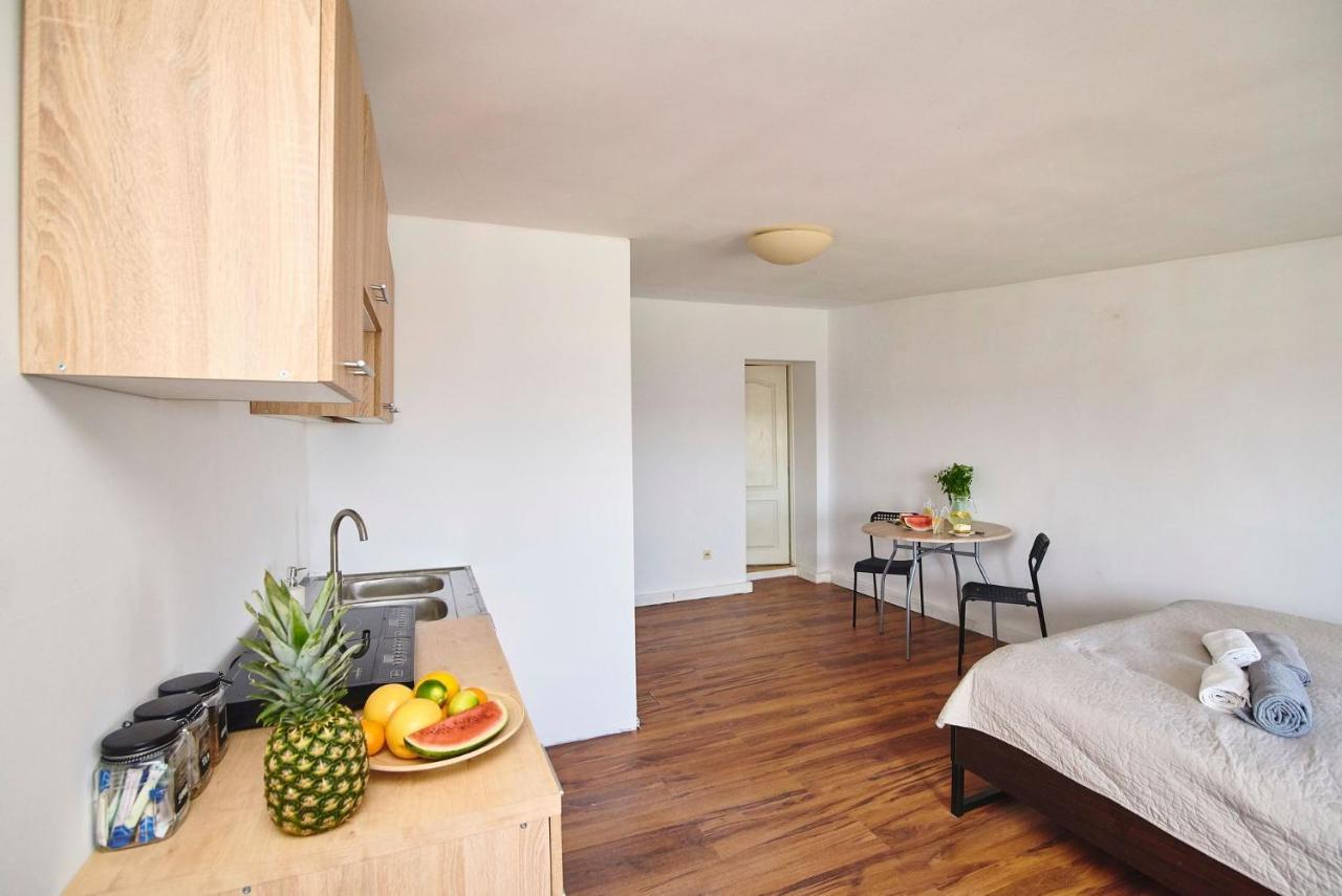 Regem Warynskiego Apartment *